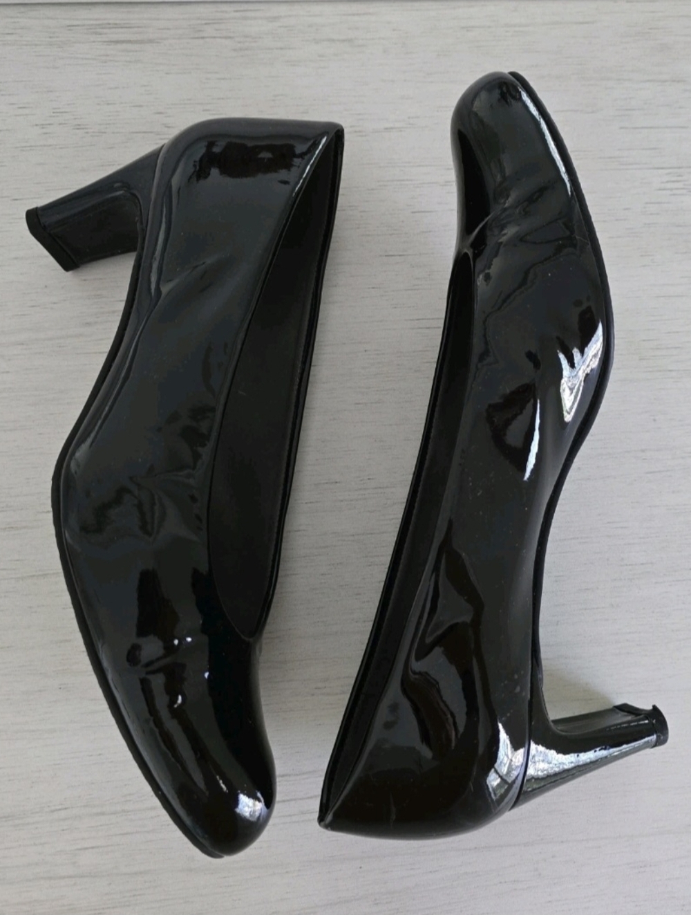 Stuart Weitzman Chic Pumps - 9W - Picture 3 of 7